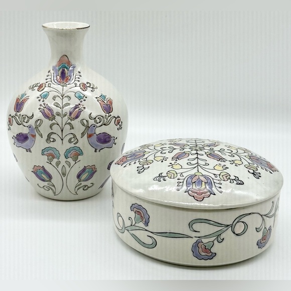 Toyo Inspirations Jena Hall for Toyo Trading CO. Floral Trinket Dish & Vase - Picture 1 of 9